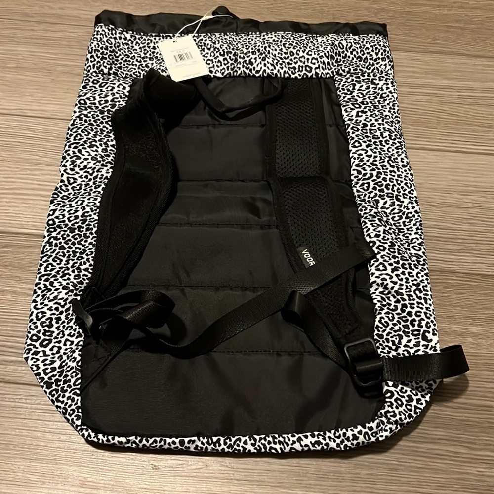 Drawstring leopard print backpack - Picture 2 of 5